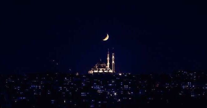 ensjam_alarwah's tweet photo. #نحزن  ثمّ نتذكر آن اللّه
 آرحم بنآ من آنفسنآ ، فنرضى .💭💙 https://t.co/vS0LV1Vc1Z