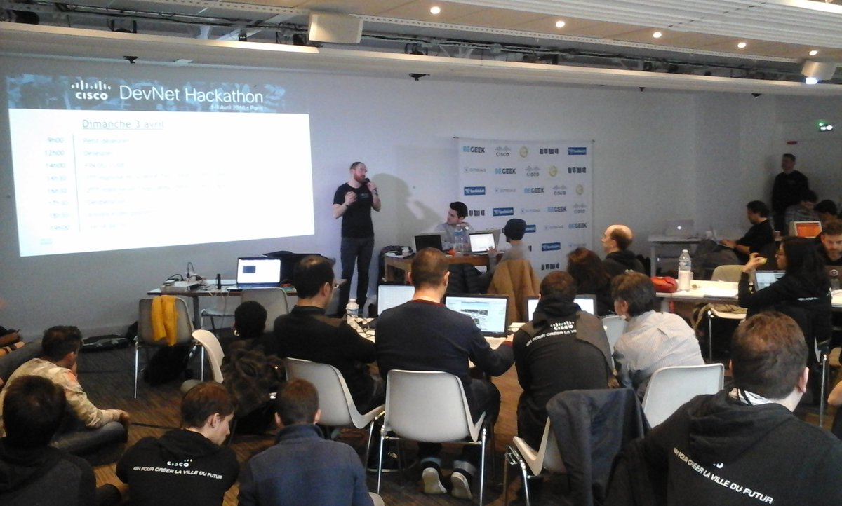 NavoxiApp's tweet photo. On est à 50% du Hackathon. On va tout donner sur cette deuxième partie! Il faudra briller. #DevnetHackathon https://t.co/OcbMJRUKc3