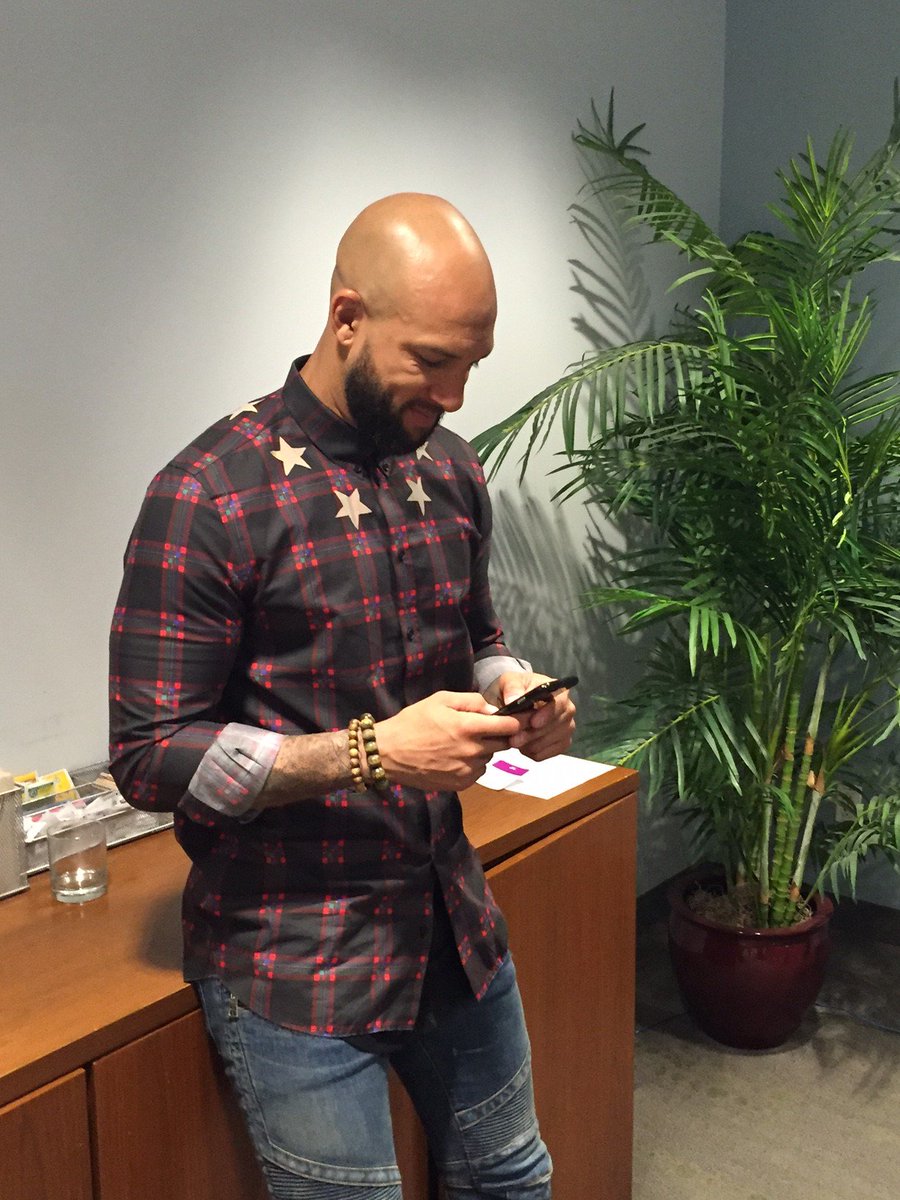 TimHowardGK's tweet photo. #ElClasico has arrived! Tune in live today at 2:30pm EST on @go90! Get it free at https://t.co/KSaVw2u0FL #ad https://t.co/XEncfOEcvi