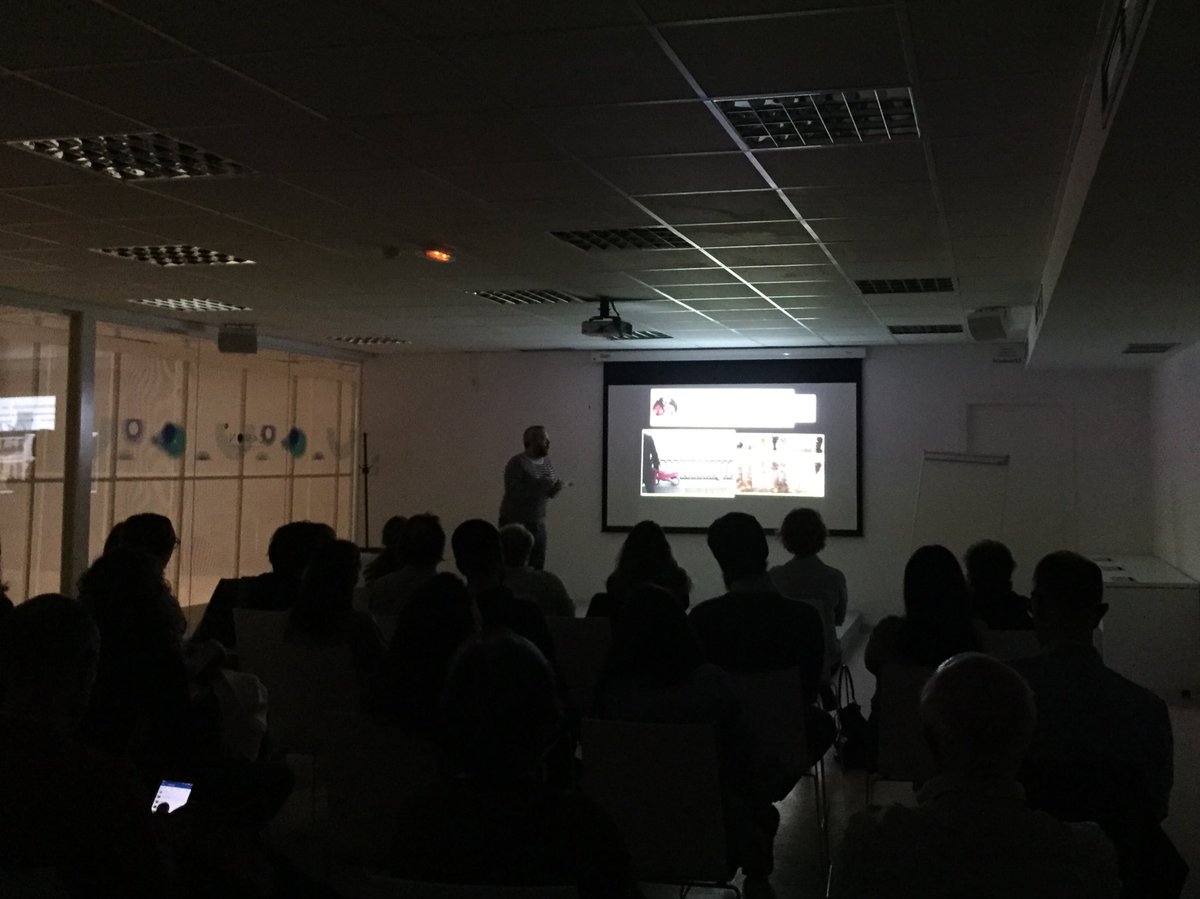 kainxs's tweet photo. Aprendiendo mucho con @Balta_Lopez sobre fotografía de calle en el #Instagram Day de @photoalicante #Alicante https://t.co/dcKHKb3k67