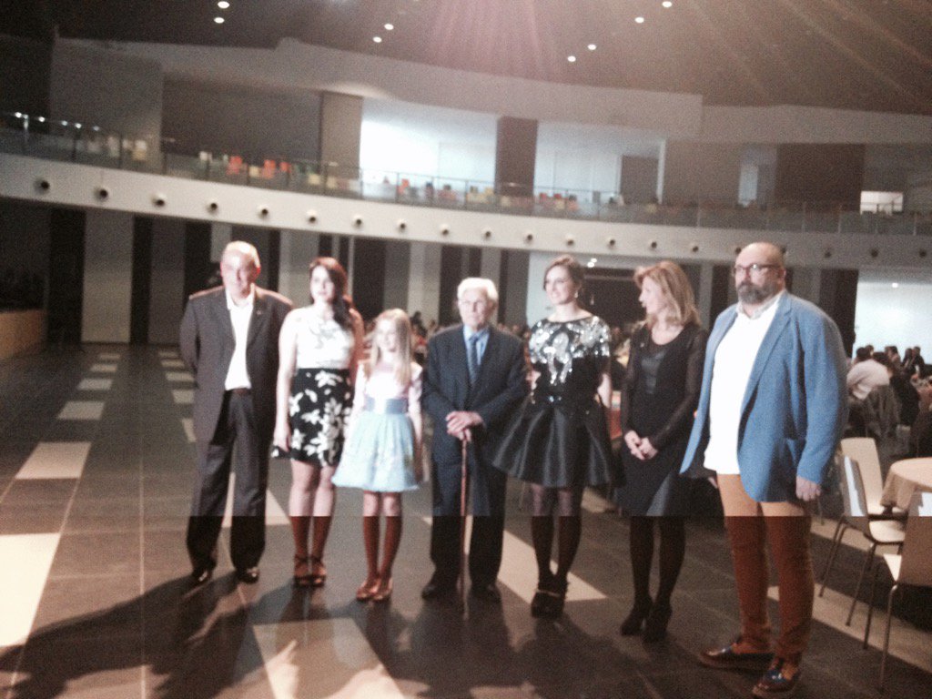 AjuntCastello's tweet photo. I un altre homenatge molt merescut a Pascual Martí. Gràcies mestre! #Magdalena2016 @festesdeCS https://t.co/38llje3tHK