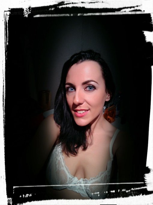 Pour ceux qui h&eacute;site encore c'est une mauvaise id&eacute;e !!!! Venez vous faire plaisir !!!! Gros bisous #hot<a href="/tag/show"class="tags"><span>#show</span></a><a href="/tag/hot"class="tags"><span>#hot</span></a><a href="/tag/porn"class="tags"><span>#porn</span></a>