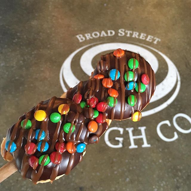 BroadSt_DoughCo's tweet photo. Your #Saturday isn't complete until you've had your #doughnut fix. Get here! #newjersey #njeats #shoreeats #donuts https://t.co/uX7PBtBfQ7