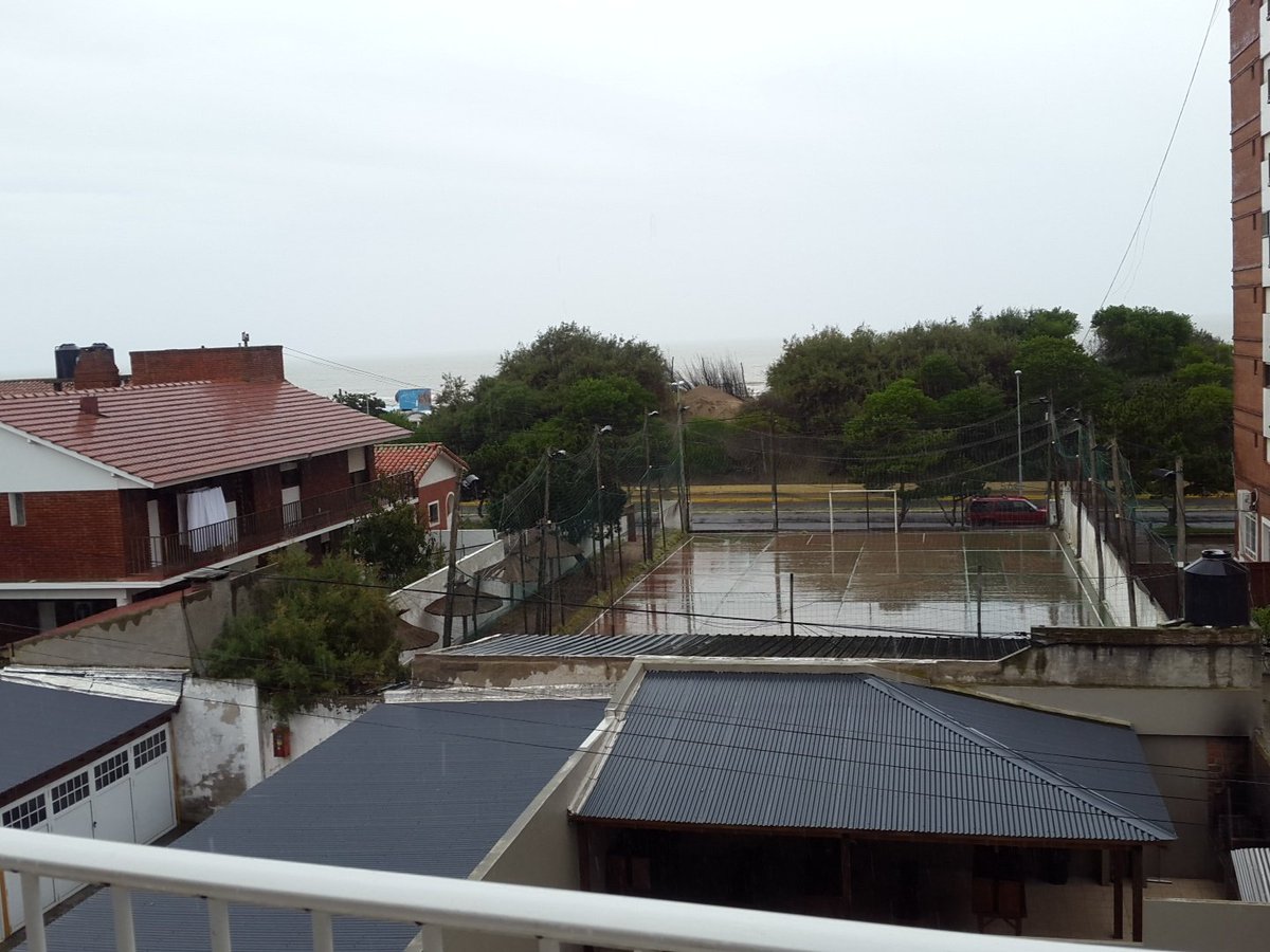 choloalvarez38's tweet photo. Y bueno  lluvia salió una  ciesta  ojo sin cucharita  pero bueno  solo ciesta  igual ja ja! !!☔ https://t.co/EMVfEy3zn1