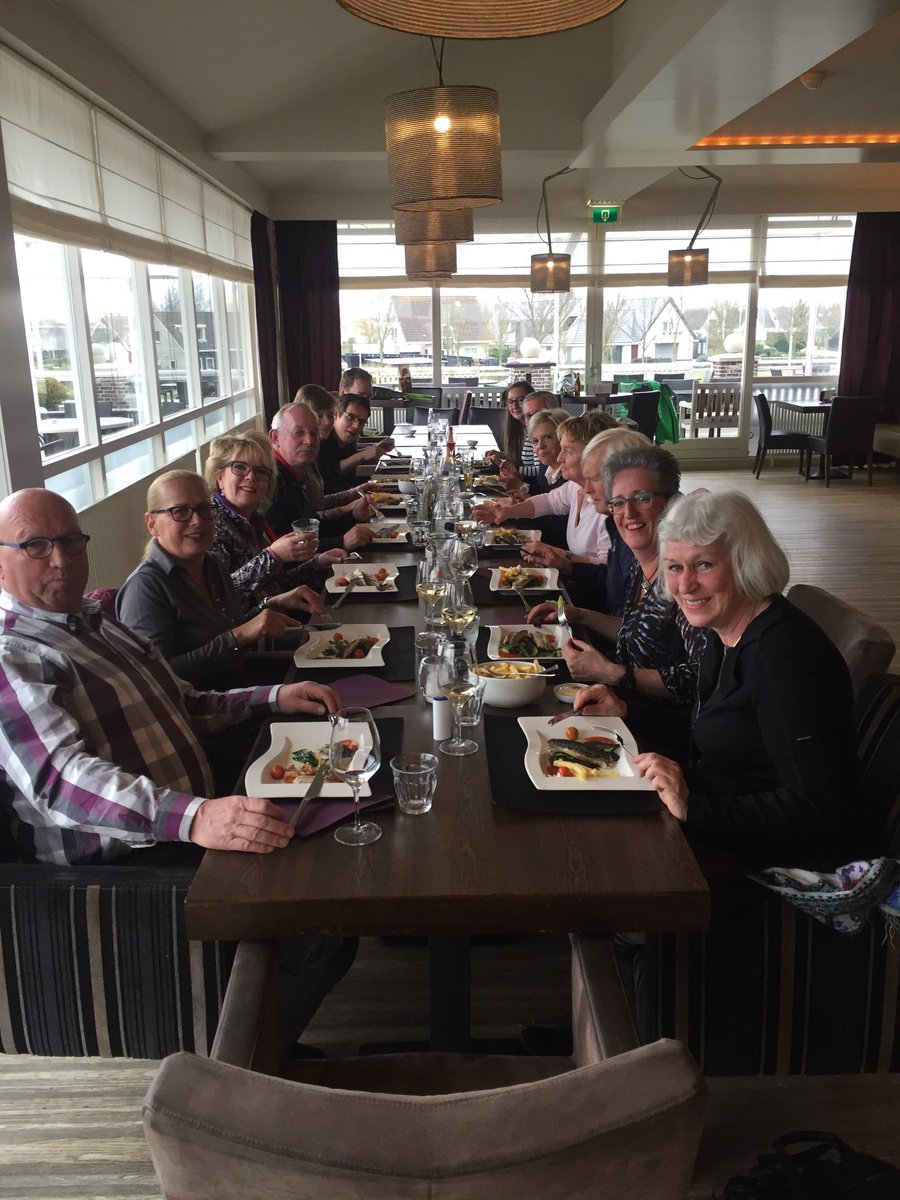 Mooie opkomst bij de buddycompetitie vandaag! Voor de liefhebber serveren we makreel met chorizo en lamsoren.