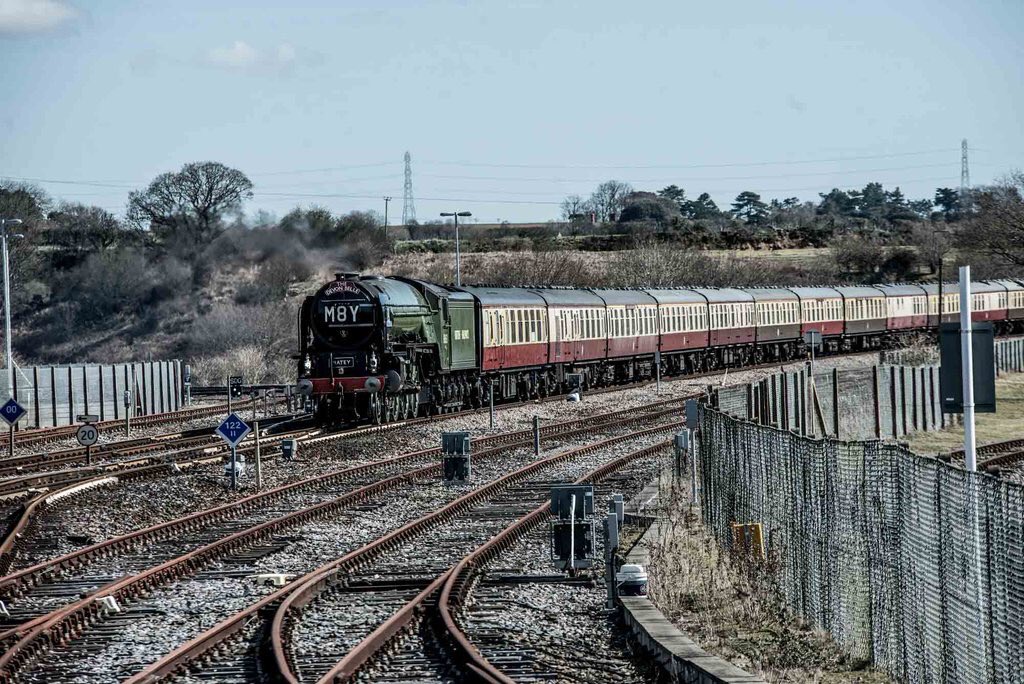 Snapperlen's tweet photo. @60163_Tornado Yeovil Junction this morning #DevonBelle https://t.co/w2yG3uApIR