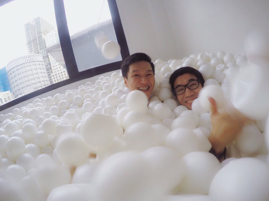 robinography's tweet photo. #BallPitManila #diveintohappiness #poolpalace #balldate https://t.co/PU88RA3owj