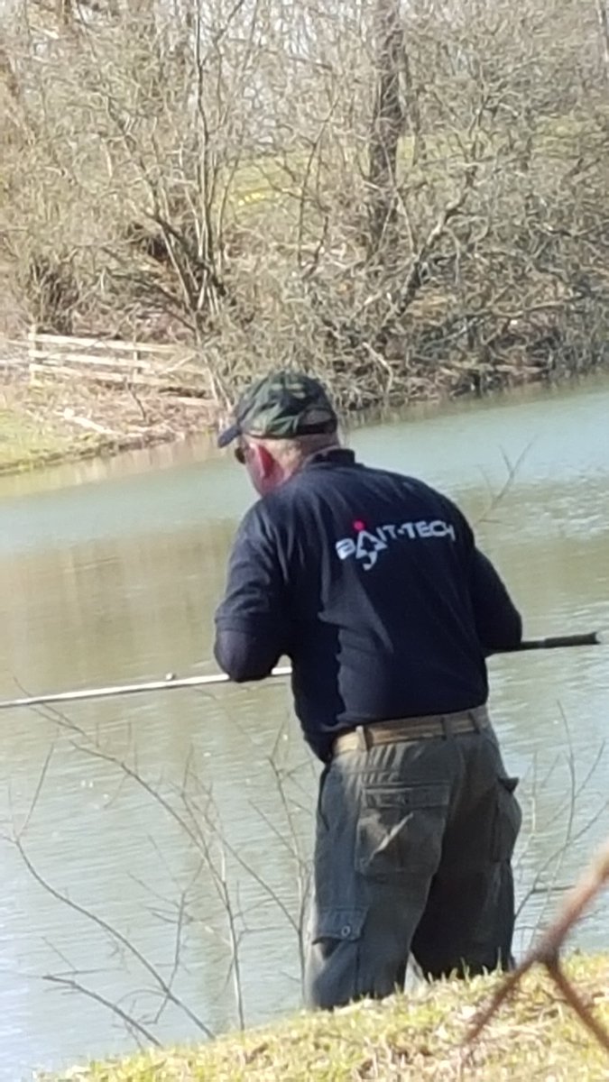 richard_handel's tweet photo. Action Shot taken by my daughter #richardhandel #baittech #godmanpva #assofishingline #fishtec #summittackle https://t.co/B8uJAJ6RwX