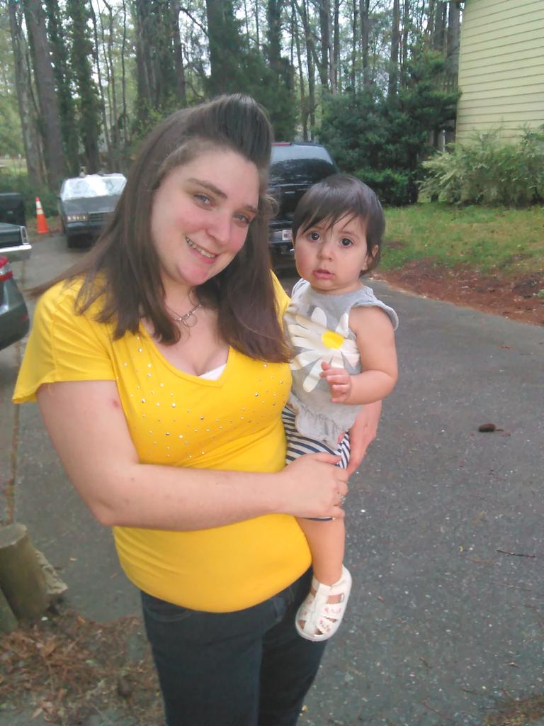 twocuteforu2011's tweet photo. easter with My nieces and nephews https://t.co/VnuESBOTTZ