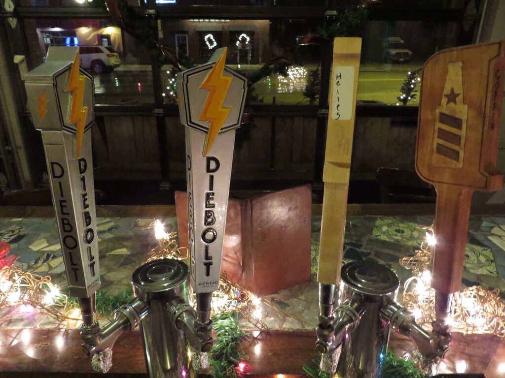 pasquinispizza's tweet photo. Enjoy food &amp; drink specials every day during Mezza Giorno, between 1-6pm and 9pm-close. https://t.co/G5UbxtocyM https://t.co/hSCv8D50pN
