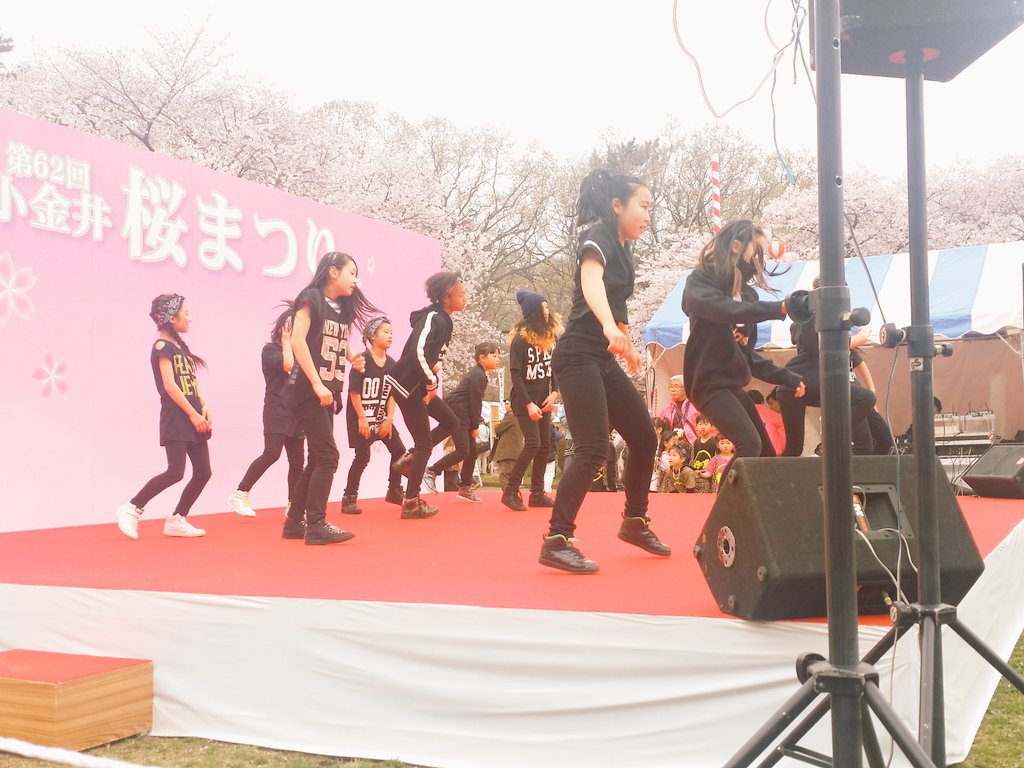 amakarakae's tweet photo. 🌸🌸桜まつり🌸🌸
みんな楽しそうで良かった🙆🙌💮
#dance #kboost #kids https://t.co/ufyahYLncV