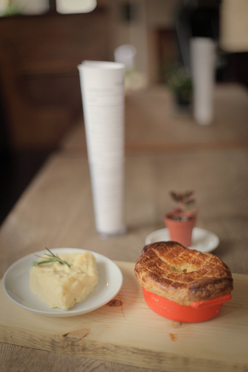 druidspub's tweet image. Pie of the week is chicken and leek! #brighton #pie #chickens