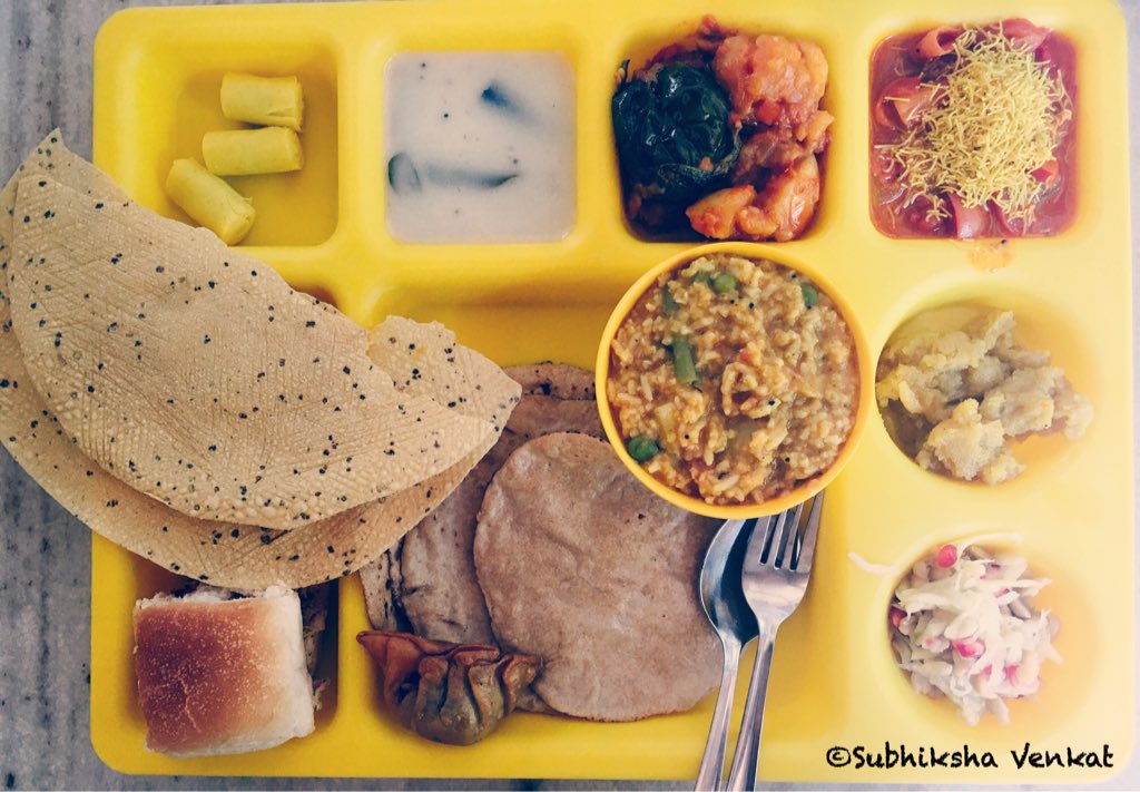subhivenkat's tweet photo. #amdavadi #thali anyone? #lunch #indianfood #gujarati #foodies #nomnom #roti #rice and everything #nice https://t.co/YR6yMz2uhz
