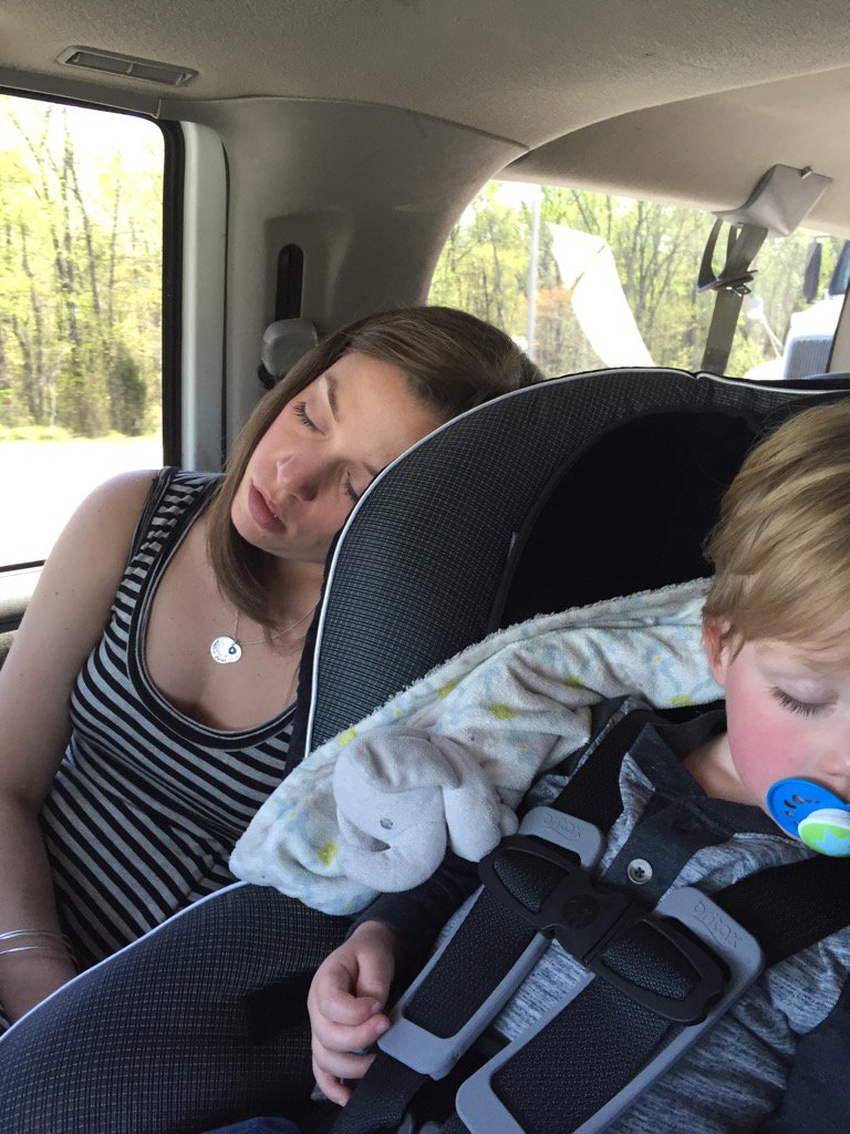 PattiRick1's tweet photo. The shower and the trip wore them both out! #kindredspirits #ahsleep https://t.co/DeREI9UgUx