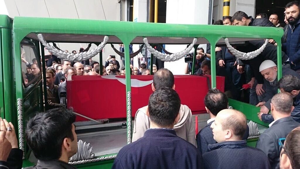 HasanCucuk's tweet photo. GÜL'ün adını duyurmak için çıktıkları yolda gül gibi toprağın bağrına düştüler #BaşımızSağolsun https://t.co/PVq8beZfG9