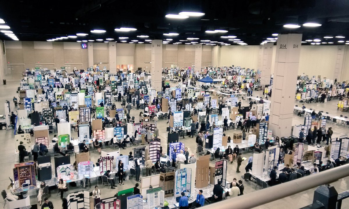 ScienceFairVRHS's tweet photo. Our kids are hard at work today. State science fair, 2016! #txsef @lisdsecsci https://t.co/Uw4YeS77fp