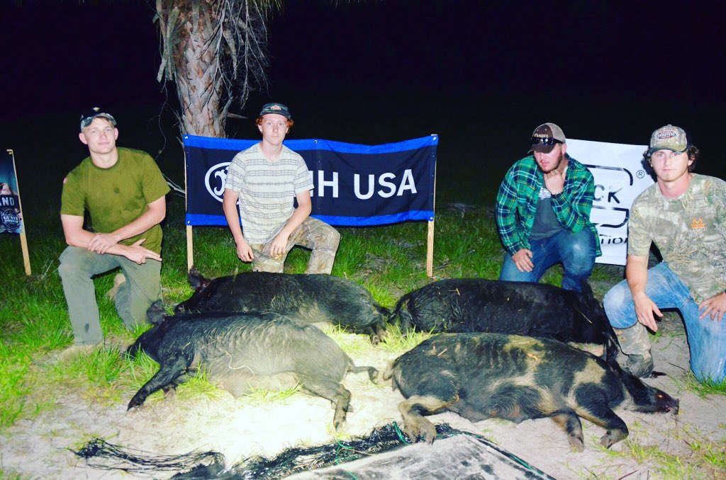 gstadventures's tweet photo. Four more hogs last night!! #hoghunting #huntflorida #goldstarteens #operationblackbeard https://t.co/koMVrwESjR