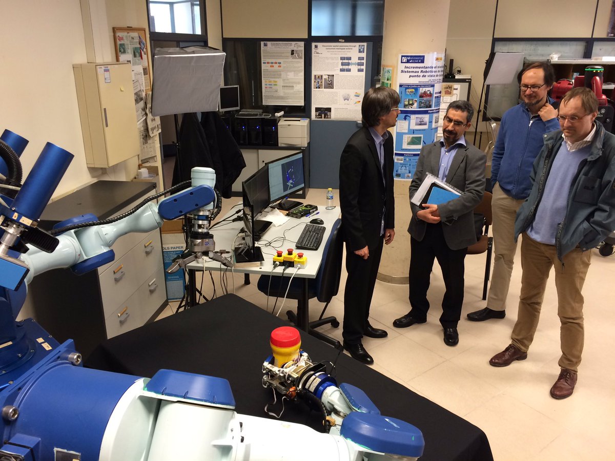 RobinLabUJI's tweet photo. On Apr. 1 Javier Felip defended his PhD thesis "Contact driven robotic manipulation" supervised by Antonio Morales. https://t.co/uHrrCSO0MQ