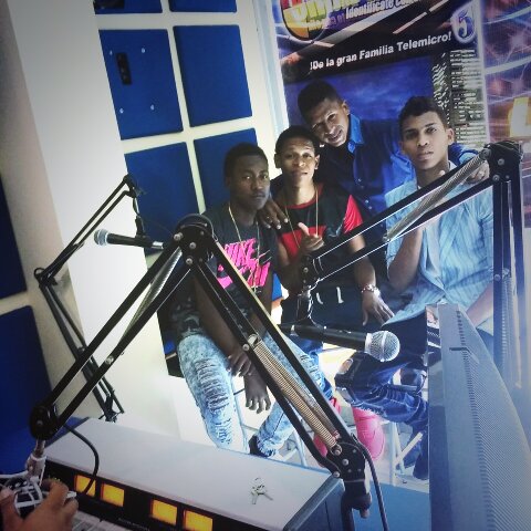 JbBeltre's tweet photo. Entrevista en la emisora mas dura de san Cristóbal la kalle 96.3 al Grupo The Three Mc https://t.co/dllLTOHAD3