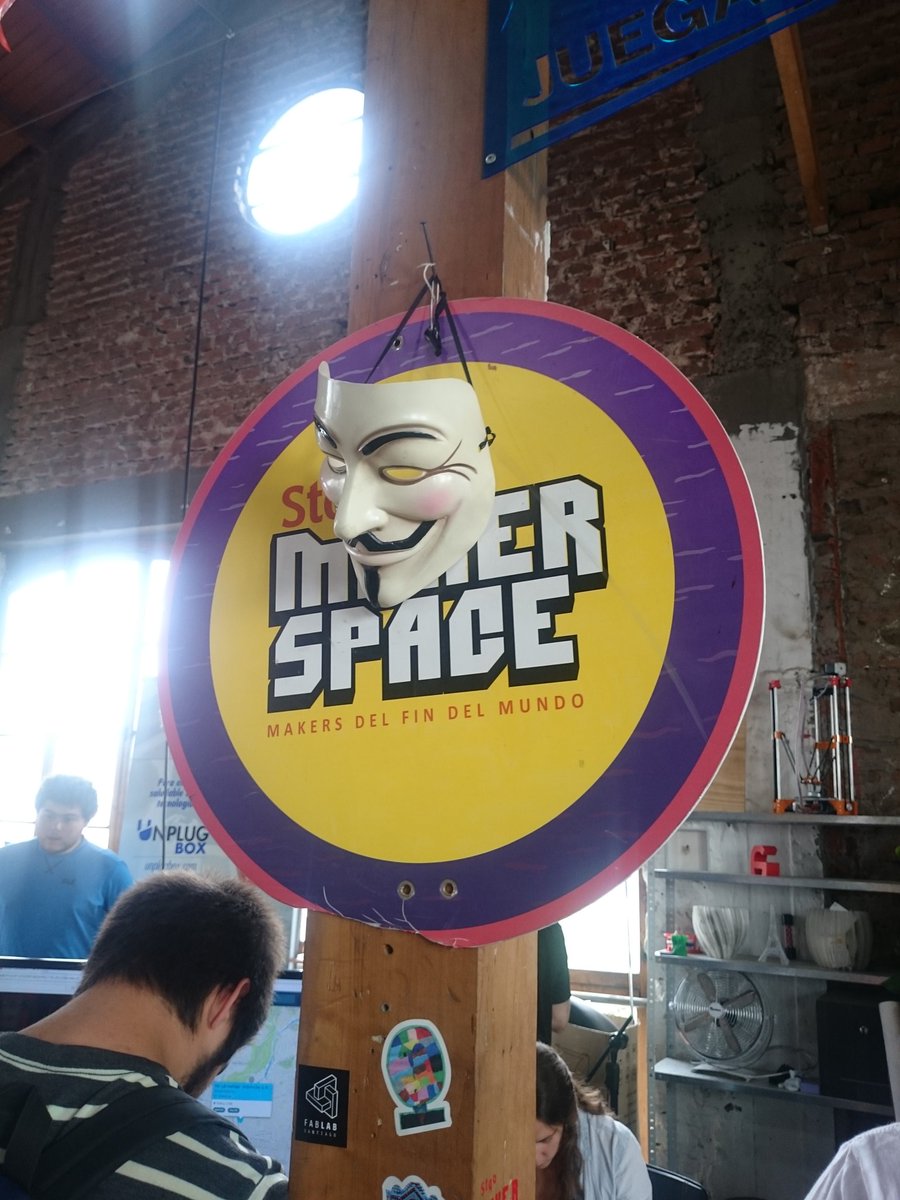 PAWAcl's tweet image. #PAWAdictos! Nos encontramos en @stgomakerspace, donde se celebra el #DiaDelArduino #ArduinoDay. Es hasta las 18 hrs