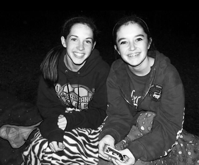 hallebraswell's tweet photo. HAPPY BIRTHDAY GORGEOUS! I hope you have an amazing day love ya!β€οΈπ @Jodie__Nicole #weglo'dup https://t.co/wUMXIBaPyA