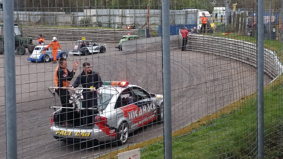bhamwheels's tweet photo. #9 Aaron Hamsted wins a chaotic #rebelsracing heat 2! #bhamwheels #ifactor https://t.co/nsC0YZAT7q