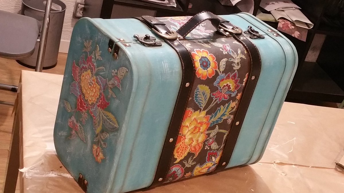 Espiritu_23's tweet photo. Viaje de ida y vuelta del #diyquesi a Burgos. Siempre con #pintyplus https://t.co/XpCu4orK8o