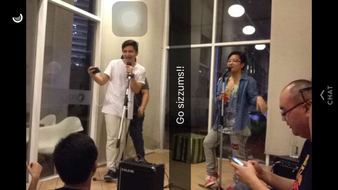 MxNoelle's tweet image. Friend parang sumasayaw tayo? #FocusOpenMic #ReNoLiveAtMoonleafColumns