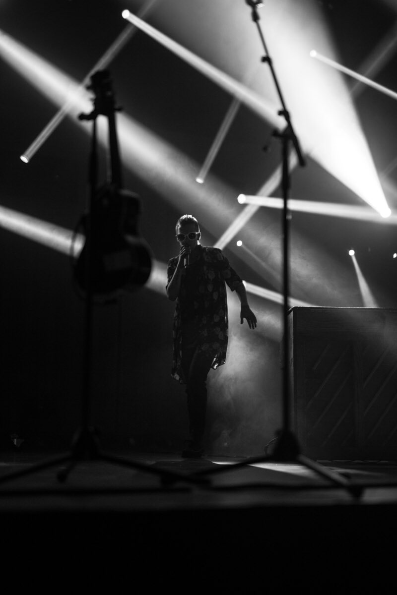 twentyonepilots's tweet photo. / øttawa #blurryfacetourcanada https://t.co/rZle0Y66zh