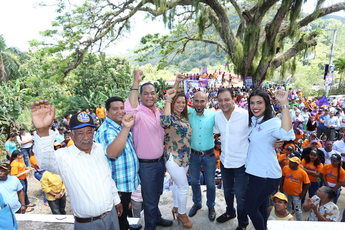 AbelMartinezD's tweet photo. Pedro García lo confirmó, rescatar Santiago, compromiso de todos. #Aprobado @JCesarValentin Senador

#AbelAlcalde https://t.co/2wSCII1mKd