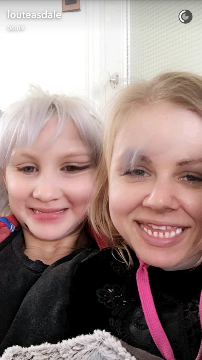 Planet1DNews's tweet photo. Lou y Lux hoy en su snapchat.

#BestFanArmy #Directioners #iHeartAwards 

-I🌸 https://t.co/j85x9JmM2y