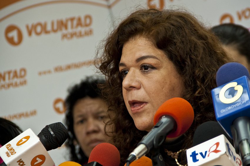 CuatroFWeb's tweet photo. #EsaAmnistiaNOvaPorque 
OPOSITORES PRÓFUGOS NEGOCIARON LEY AMNISTÍA PARA SER “PERDONADOS”
https://t.co/NpASbnYHKV https://t.co/ml3RytuROX