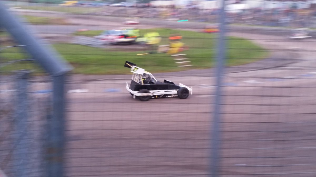 bhamwheels's tweet photo. #27 wins again! 2 out of 2 for Sam Parker in @modstoxracing heat 2! #bhamwheels #ifactor https://t.co/yicLgFB6dv