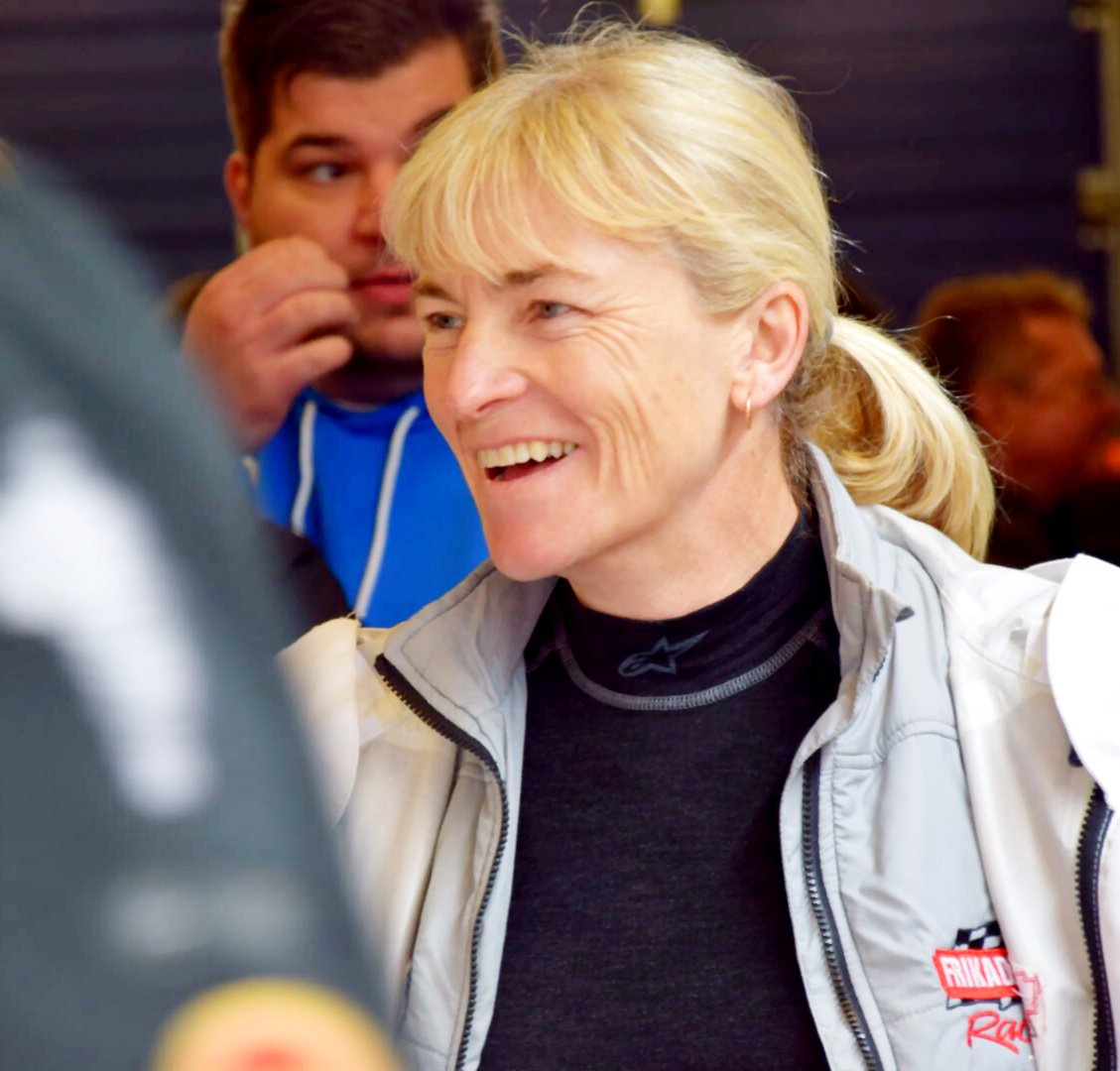 Frikadelli_R's tweet photo. Congratulation to #janinehill #johnshoffner @ArnoKlasen for winning @vln_de SP7 class with our #911GT3 #Porsche! https://t.co/Sg1AhaWpiH
