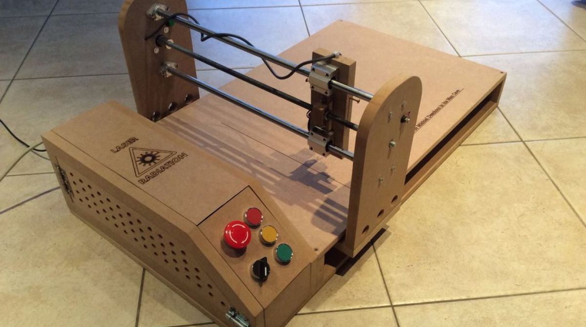 make's tweet image. Teenage #Maker built an Arduino powered laser engraver - Try it! ow.ly/10bOup #MakeArduino #ArduinoD16