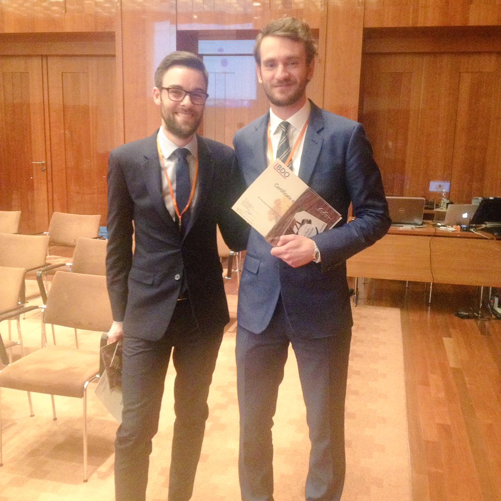JulianeOswaldFS's tweet photo. The proud winners of the #bgsg16 eloquence finale: #FSMOF Hendrik &amp; @FrankfurtSchool alumnus Kai https://t.co/jJvKDRBlzl