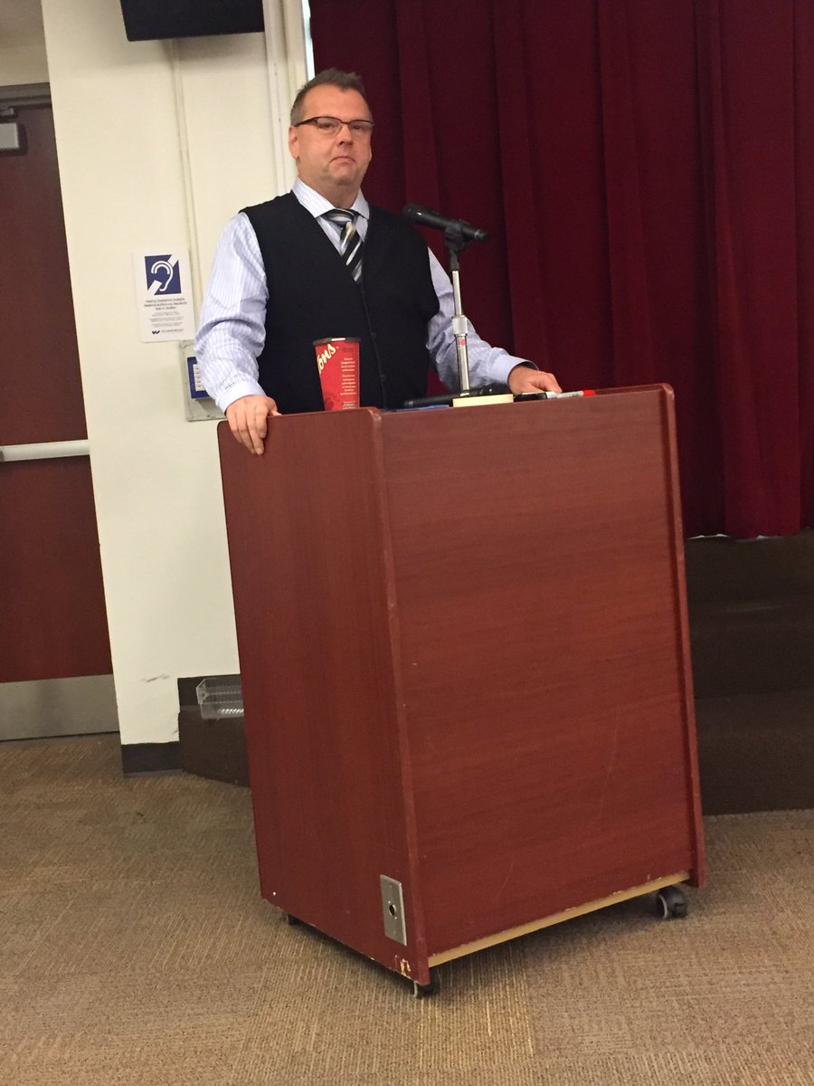 3ThingsBurl's tweet photo. Robert Tansley from @ROCKreachout talking about anxiety and ways to cope. #teentalks #mentalhealthmatters https://t.co/SbFoqxFrru