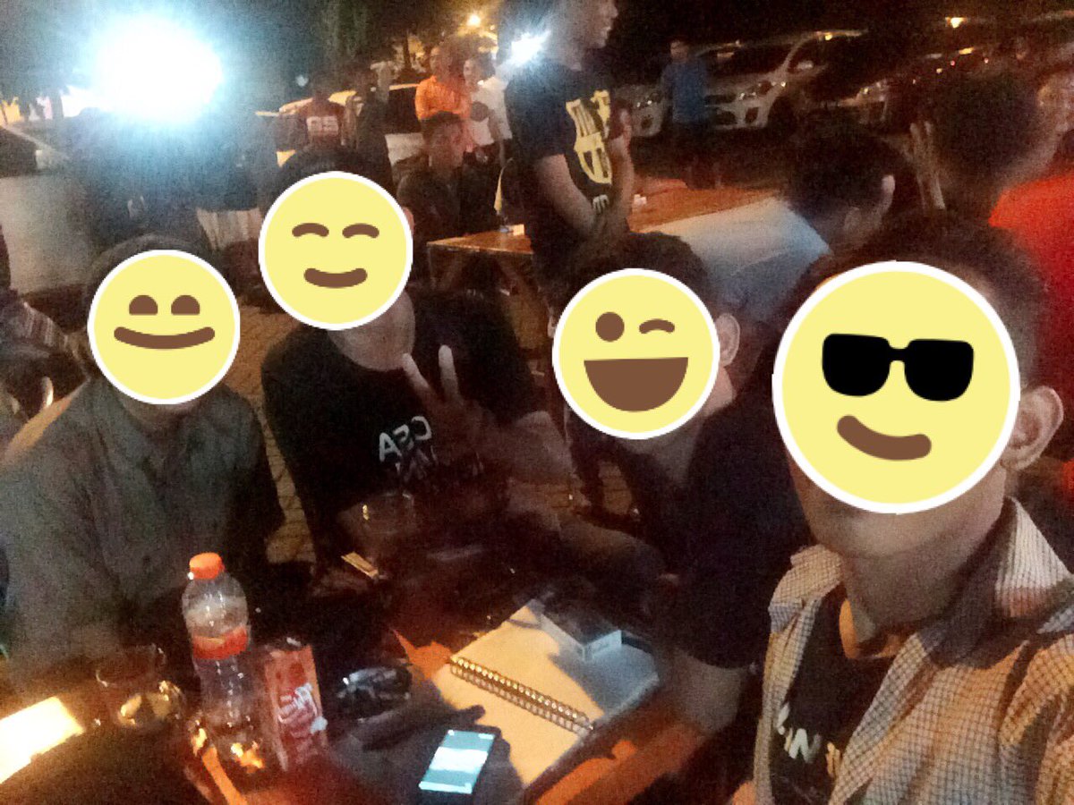 Si_Bleng's tweet photo. Kita lagi di sepanyol mang 😘
Manontom @MKSFAGS @Pakaluru_MKS @Rafpilly apa bede andalangnu? Real ato barca? https://t.co/usJwDnChYA