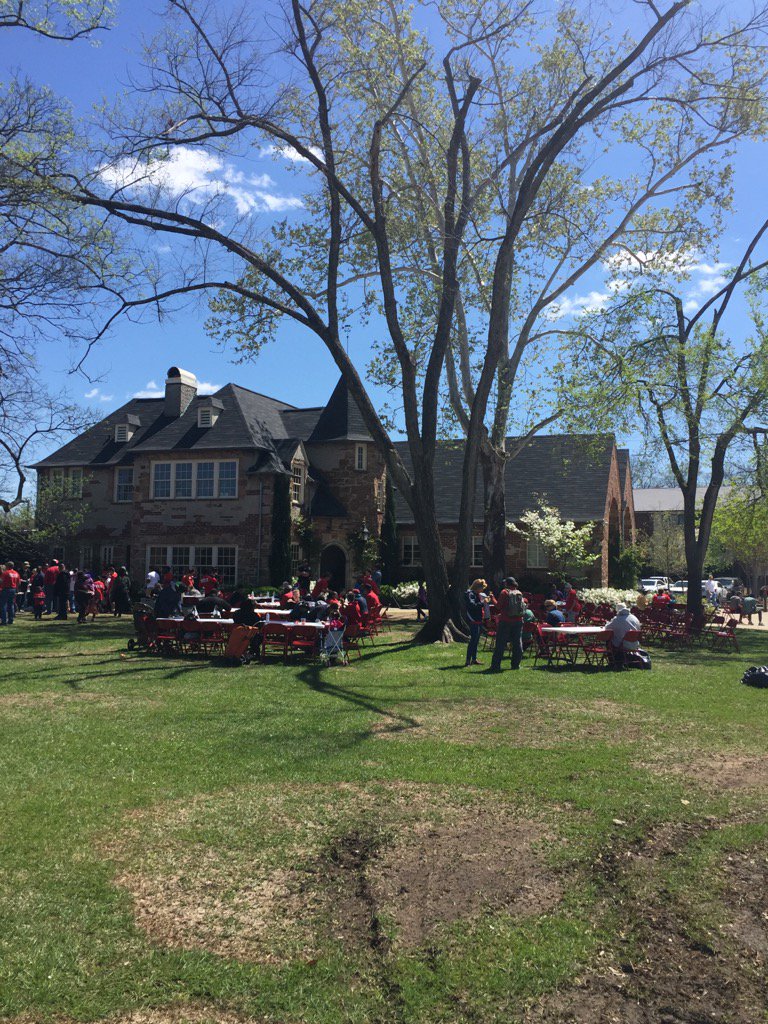 DCNetworkLA's tweet image. So honored to experience @BhamDreamCenter Serve Day invading their community with love and compassion- incredible!!