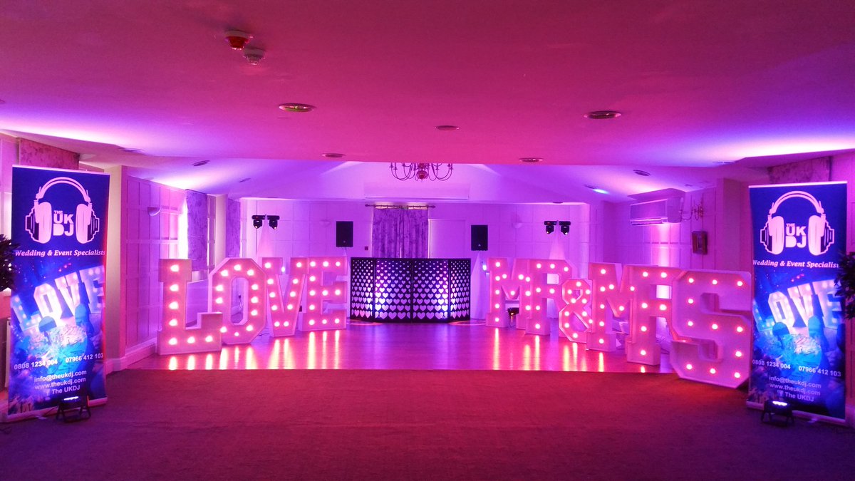 theukdj1's tweet photo. @RushtonHallH # Rushton Hall #TheUKDJ https://t.co/i0m73PKXVn