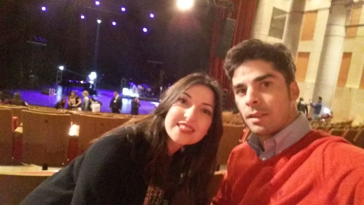 DavidCG87's tweet photo. Impacientes por escuchar a @PabloLopezMusic, con la mejor compañia q se puede tener @mdgarciasuarez https://t.co/fZ23F4sdB3