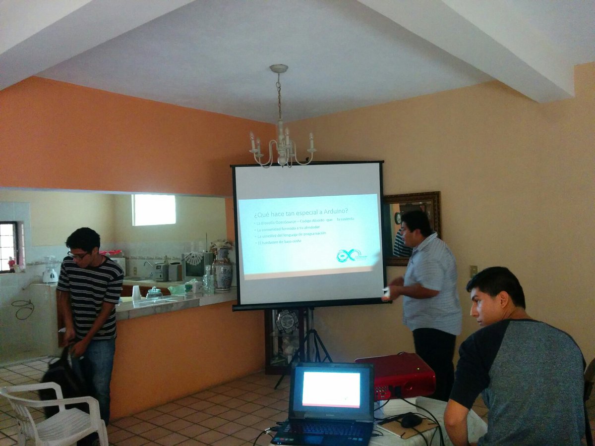 TecLID's tweet photo. Hoy nos unimos a la celebración del #GenuinoD16 e iniciamos en Los Tepames apoyando a la comunidad Teparduino https://t.co/YVWE2VJQnl