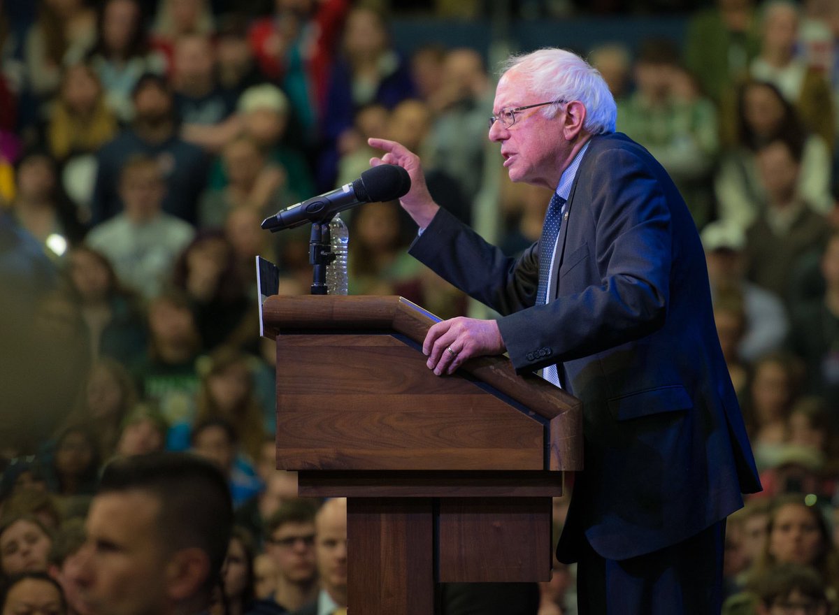 UWEauClaire's tweet photo. Over 3400 people packed Zorn Arena today for a rally with candidate @SenSanders. https://t.co/wZRnLz5xB3