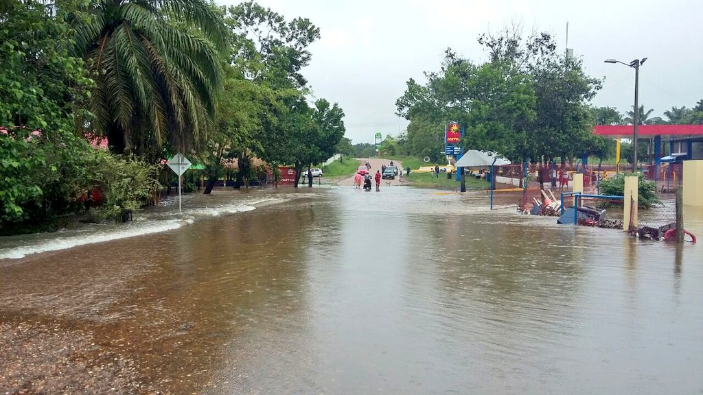 UNGRD's tweet photo. Imágenes de última hora de la fuerte lluvia que cayó en San José del Guaviare @IDEAMColombia @GoberGuaviare https://t.co/n5n0miWlna