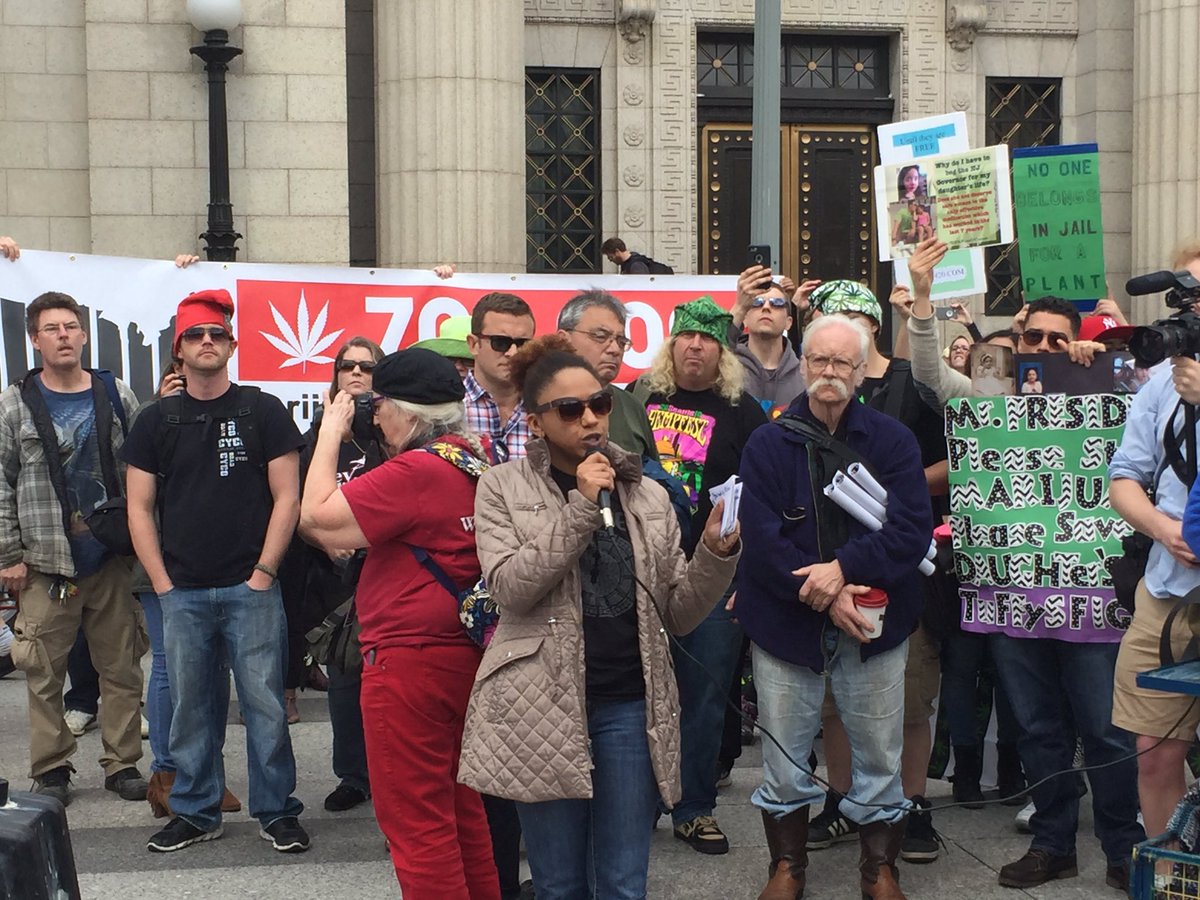 DCMJ2014's tweet photo. .@KimBrownTalks is rocking the mic! #Reschedule420 https://t.co/j8attncoSI