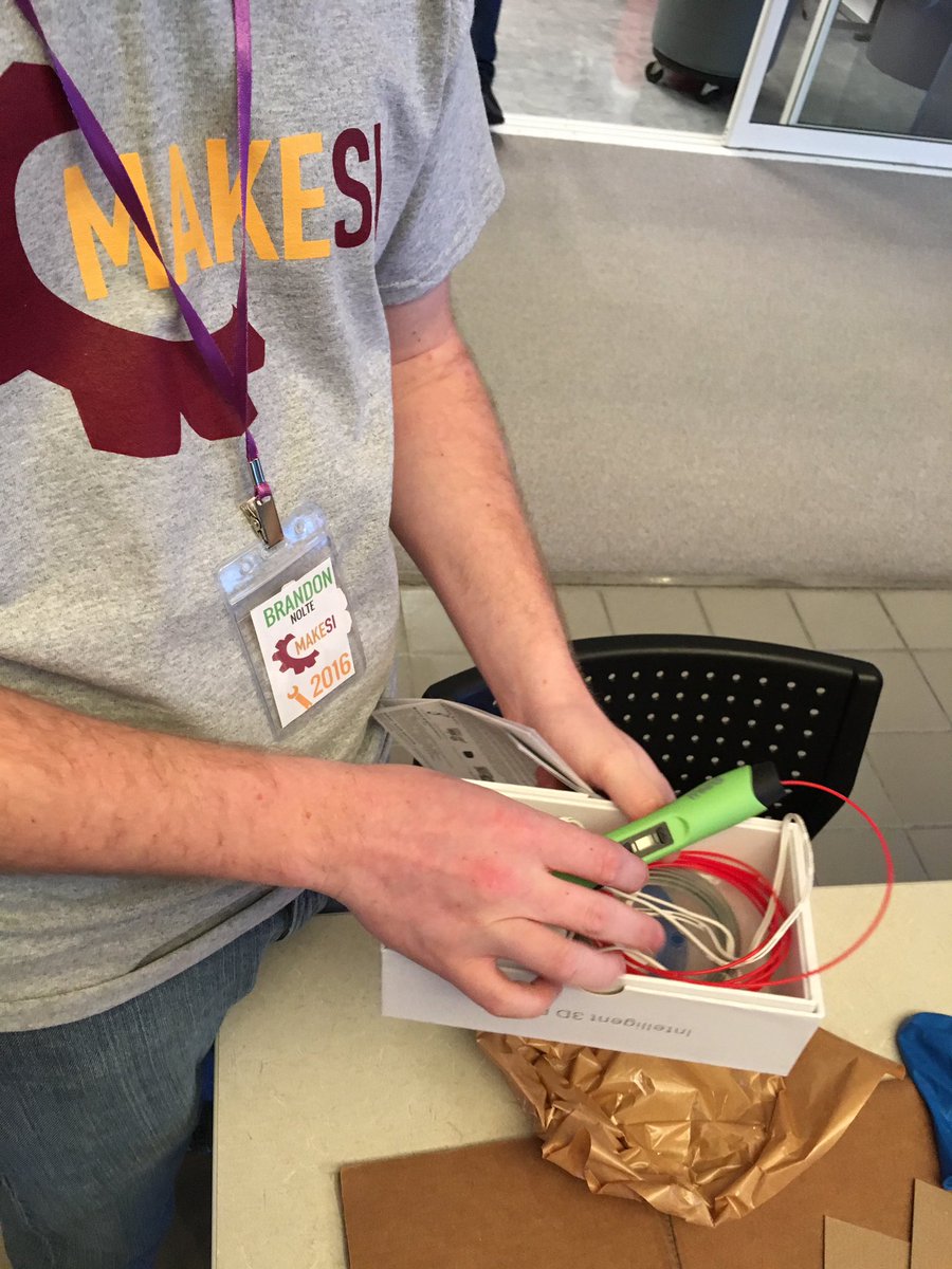 iTomHarness's tweet photo. #MakeSI at @SIUSBDC in #Carbondale #siu #siuc https://t.co/VTXLn2EaNM