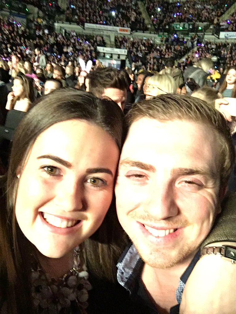 Alexdno6's tweet photo. @NathanSykes @LittleMix #GetWeirdTourSheffield 👍😀 https://t.co/FqY0CdWpRC