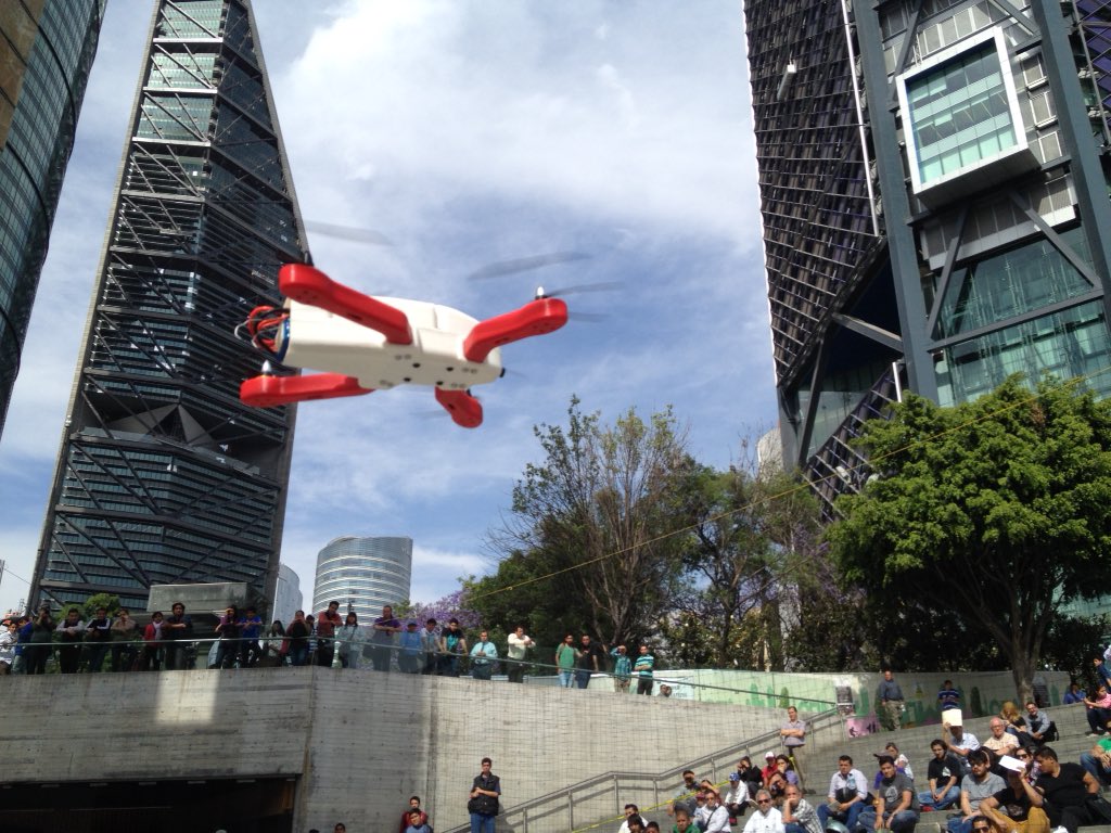 aidronix's tweet photo. Descubre como vuelan los #drones hoy en el famoso #FlyAndTell 1:00PM @CCDmx #GenuinoD2016 @HacedoresCom https://t.co/C2KNhKuIot