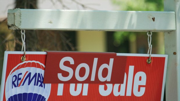 CTVVancouver's tweet photo. Lawyer to investigate significant misconduct by B.C. real estate agents: https://t.co/lAAe4LqCI3 https://t.co/XpbFDSROMG