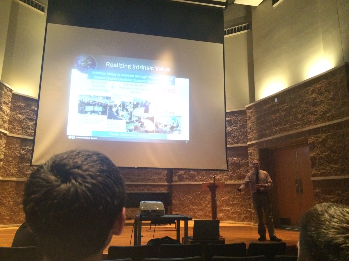 NWI_AMS's tweet image. Dr. Lapenta speaking at #GLMC2016!